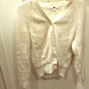 Uniqlo v neck cardigan sweater